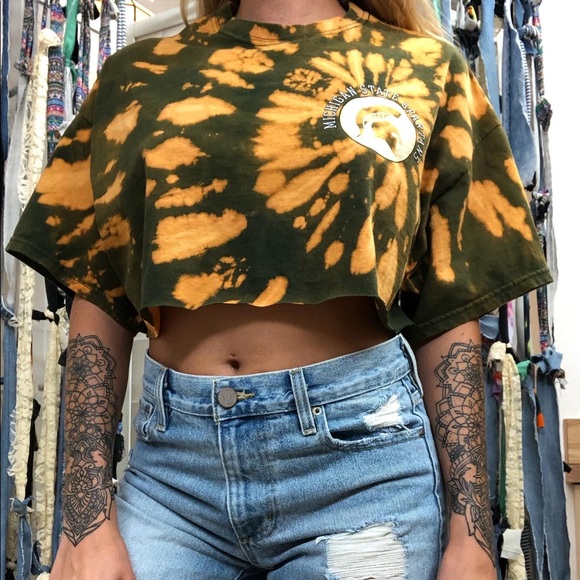 None Tops - Michigan state Spartans cropped and dyed tee!
